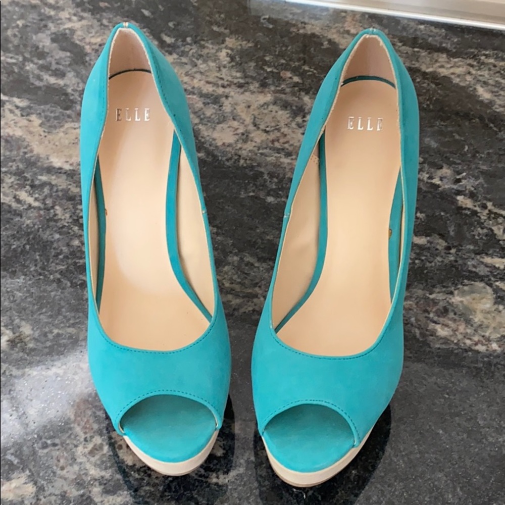 Elle Teal & Tan Heels